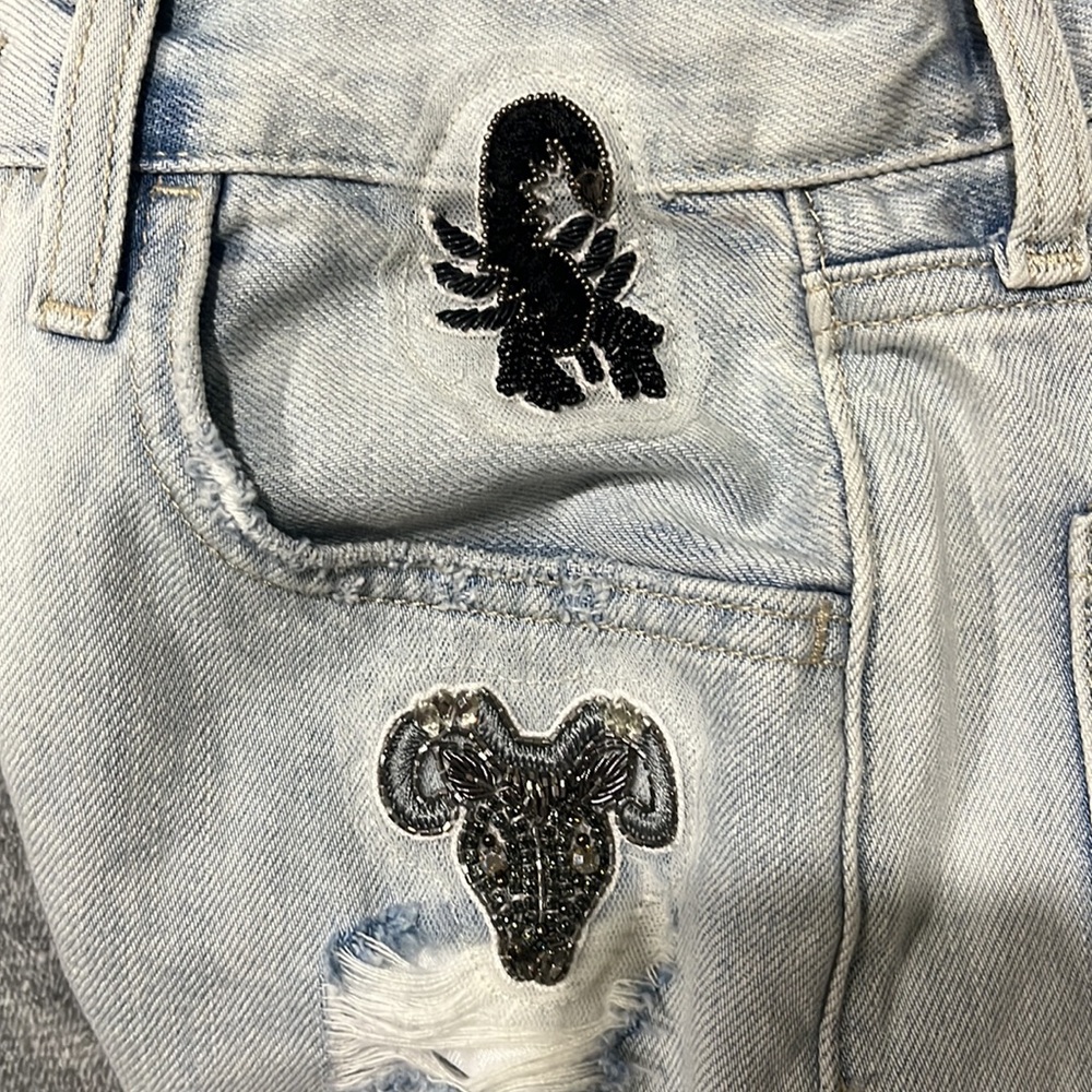EASY RUBY SHORT WITH ZODIAC IN ROSEMARY - Picture 6 of 10